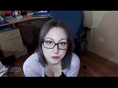 ❤️ Көз айнек тагынган сексуалдуу кыз Дилдону камерага терең соруп ️ Порно fb боюнча бизде ❌️❤